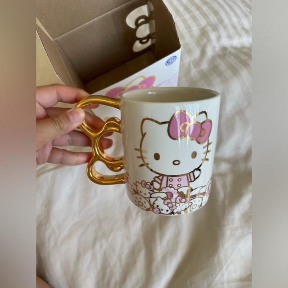 Sanrio Hello Kitty mug - Picture 1 of 6